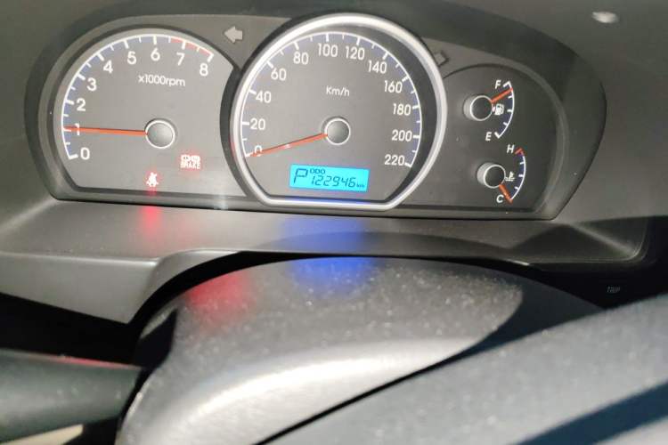 Used Hyundai Celesta 2011 1.6L Automatic Comfort Edition Odometer Close Up