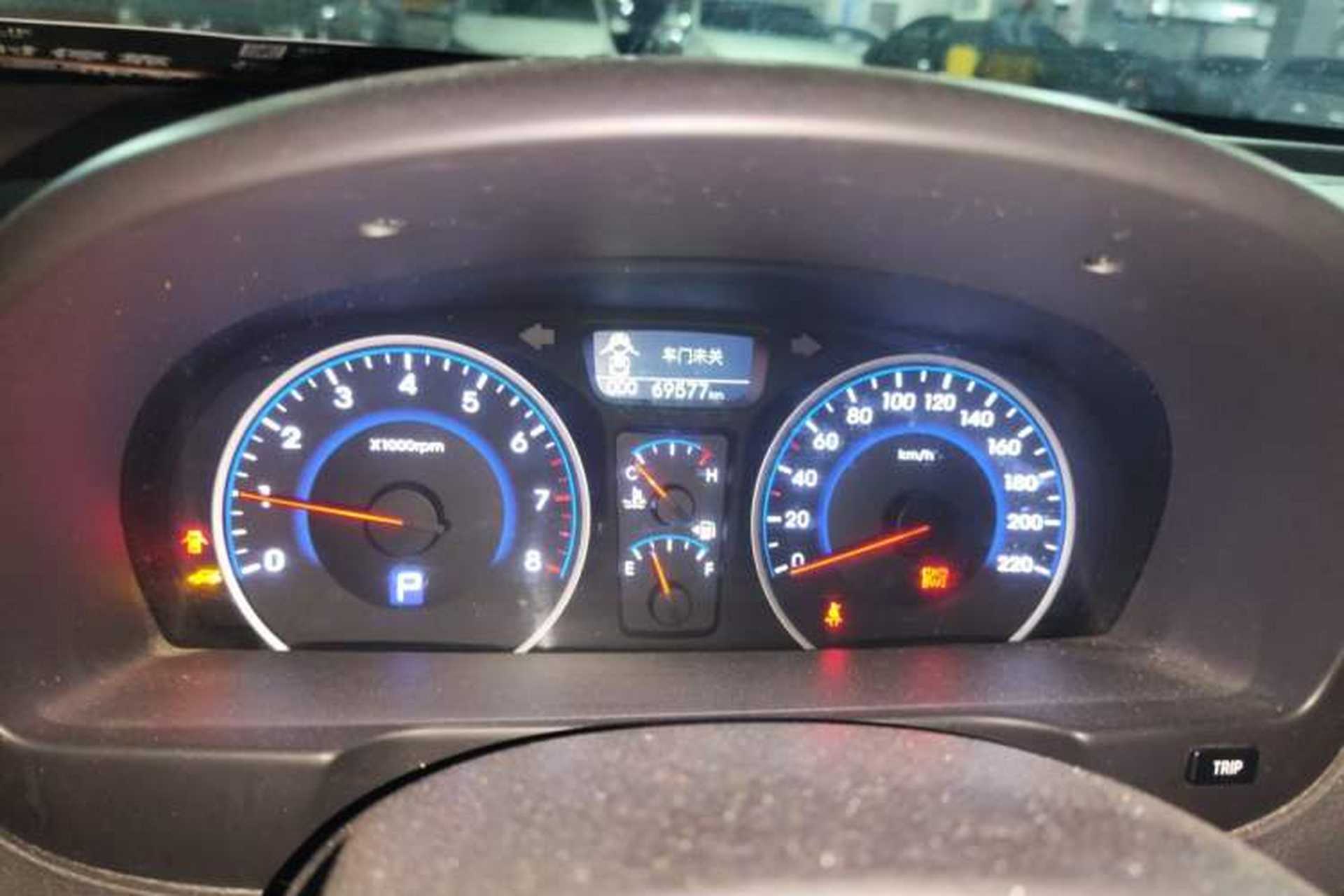 Used Hyundai Celesta 2011 1.6L Automatic Luxury Version Odometer Close Up