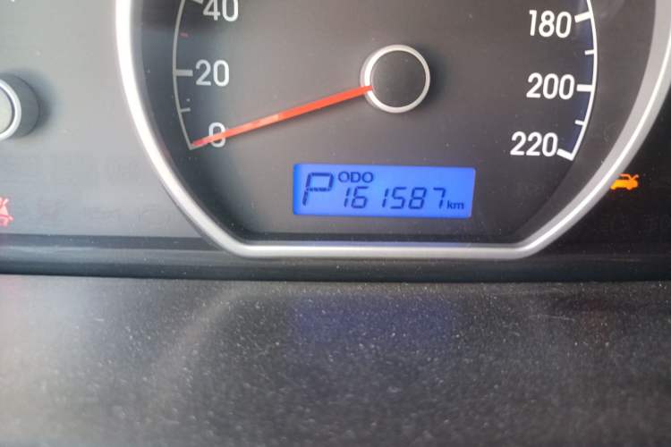 Used Hyundai Celesta 2011 1.6L Automatic Comfort Edition Odometer Close Up