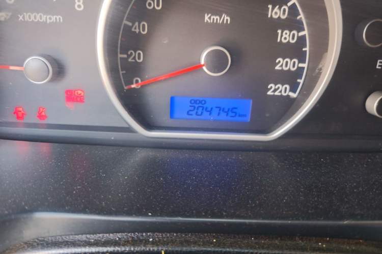Used Hyundai Celesta 2011 1.6L Manual Comfort Edition Odometer Close Up
