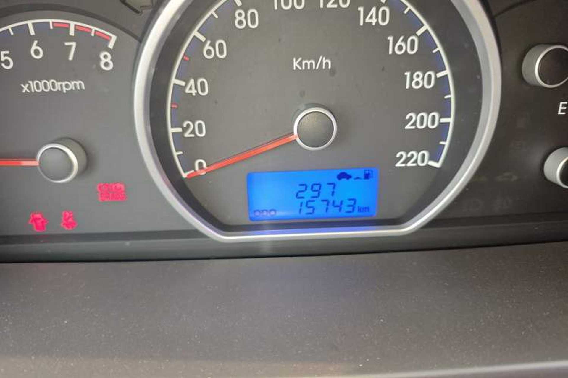 Used Hyundai Celesta 2011 1.6L Manual Luxury Model Odometer Close Up