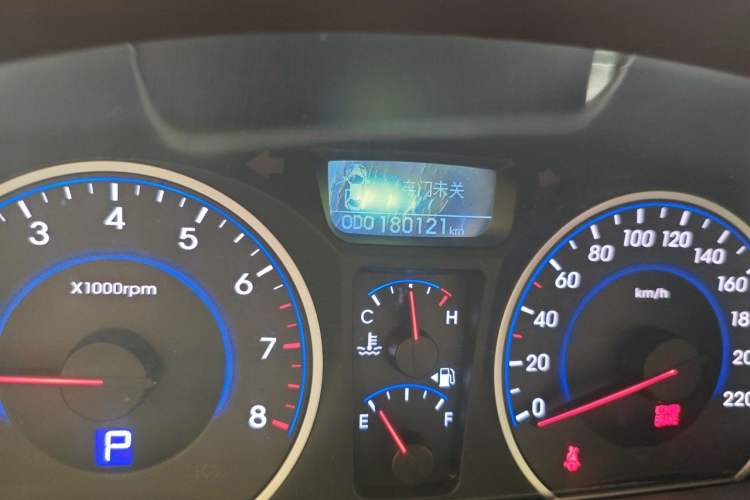 Used Hyundai Celesta 2011 1.6L Automatic Luxury Version Odometer Close Up