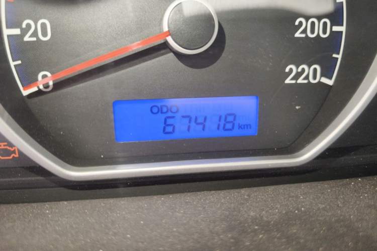 Used Hyundai Celesta 2011 1.6L Manual Comfort Edition Odometer Close Up