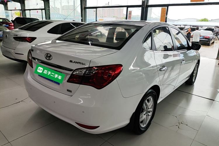 Used Hyundai Celesta 2011 1.6L Manual Luxury Model Rear Right 45 Deg