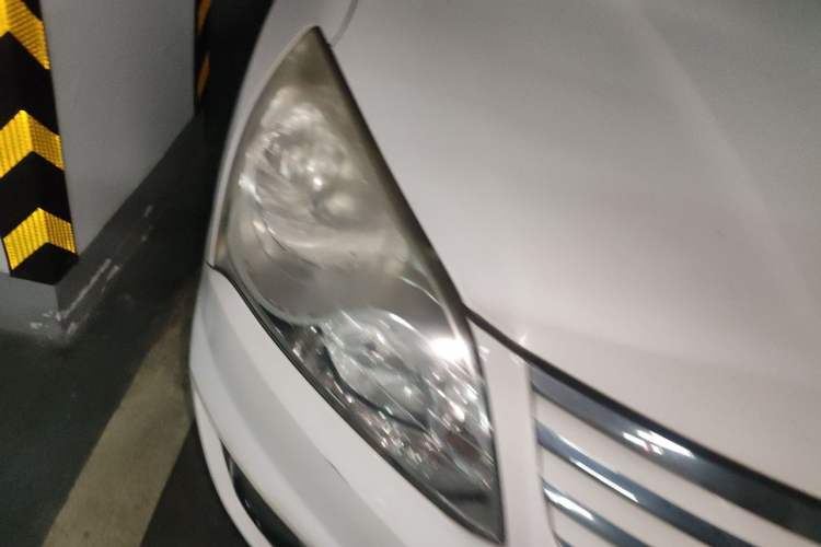 Used Hyundai Celesta 2011 1.6L Manual Comfort Edition Right Front Headlight