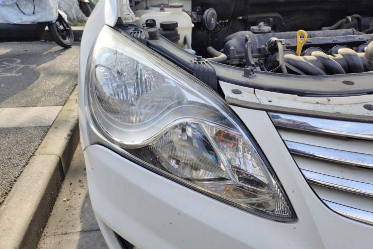 Used Hyundai Celesta 2011 1.6L Manual Luxury Model Right Front Headlight