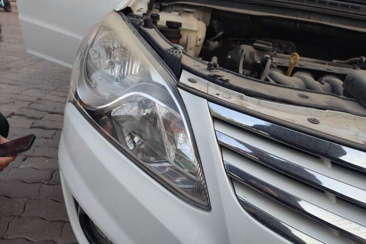 Used Hyundai Celesta 2011 1.6L Manual Comfort Edition Right Front Headlight