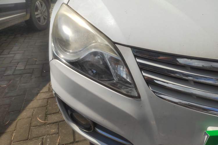 Used Hyundai Celesta 2011 1.6L Automatic Luxury Version Right Front Headlight