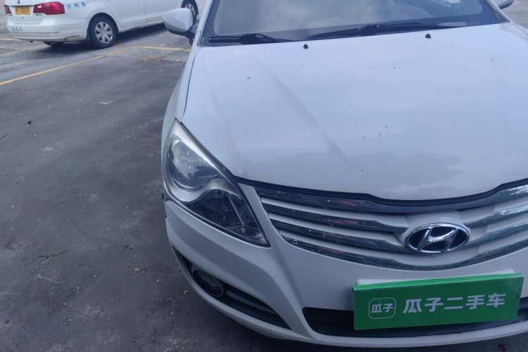 Used Hyundai Celesta 2011 1.6L Manual Comfort Edition Right Front Headlight