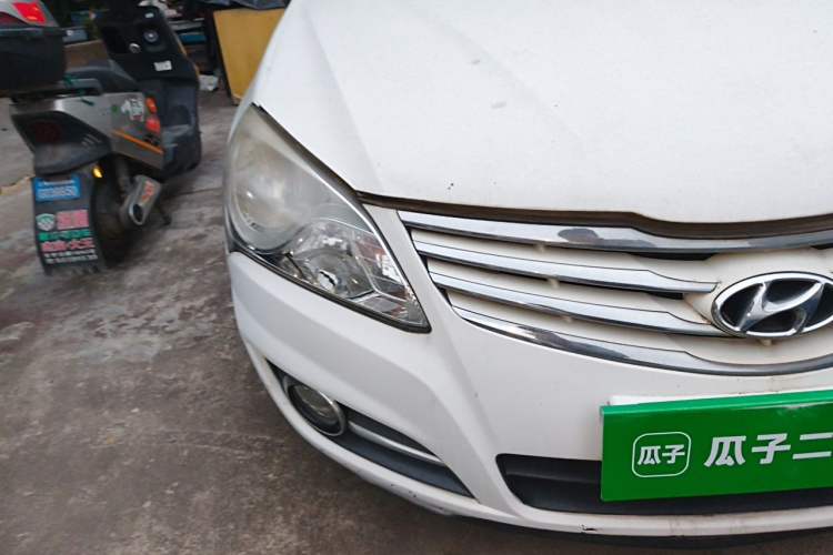 Used Hyundai Celesta 2011 1.6L Manual Luxury Model Right Front Headlight