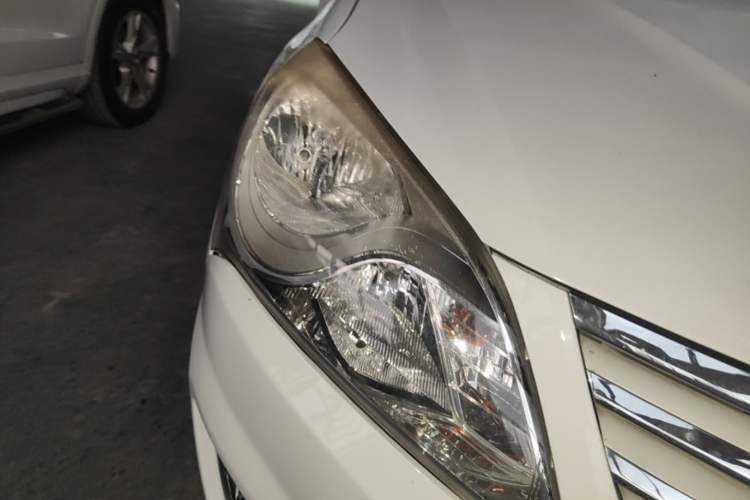 Used Hyundai Celesta 2011 1.6L Automatic Luxury Version Right Front Headlight
