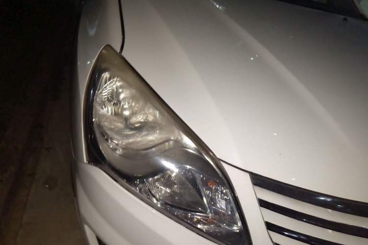 Used Hyundai Celesta 2011 1.6L Automatic Comfort Edition Right Front Headlight