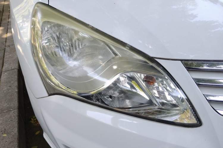 Used Hyundai Celesta 2011 1.6L Automatic Luxury Version Right Front Headlight