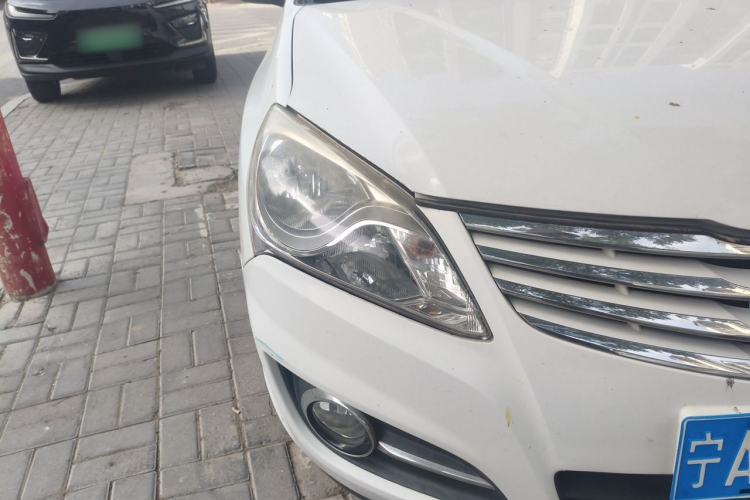 Used Hyundai Celesta 2011 1.6L Manual Comfort Edition Right Front Headlight