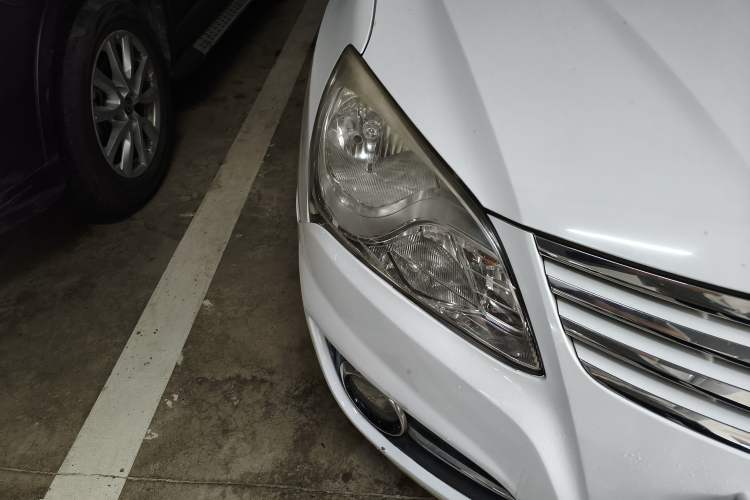 Used Hyundai Celesta 2011 1.6L Automatic Comfort Edition Right Front Headlight
