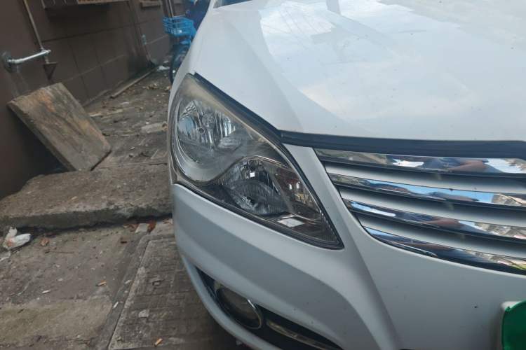 Used Hyundai Celesta 2011 1.6L Manual Comfort Edition Right Front Headlight