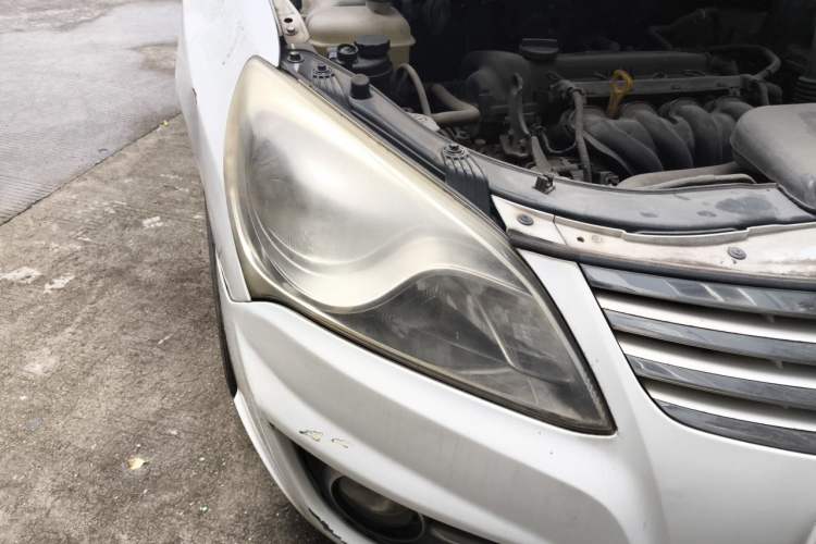 Used Hyundai Celesta 2011 1.6L Manual Comfort Edition Right Front Headlight