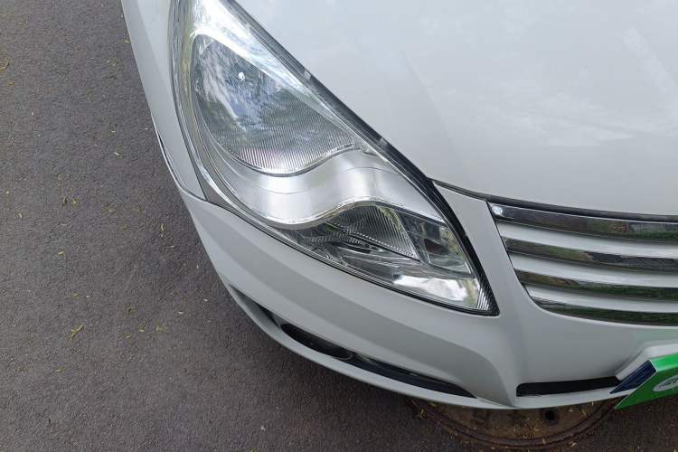 Used Hyundai Celesta 2011 1.6L Manual Comfort Edition Right Front Headlight