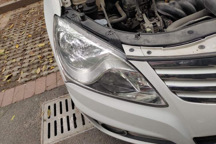 Used Hyundai Celesta 2011 1.6L Automatic Luxury Version Right Front Headlight