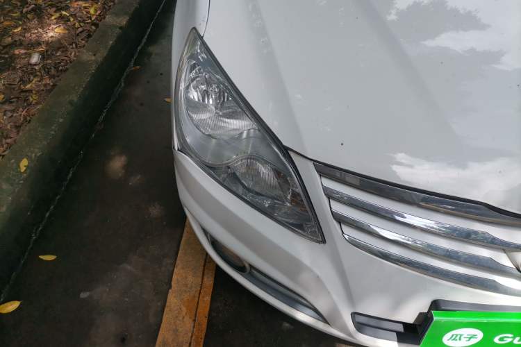 Used Hyundai Celesta 2011 1.6L Automatic Comfort Edition Right Front Headlight