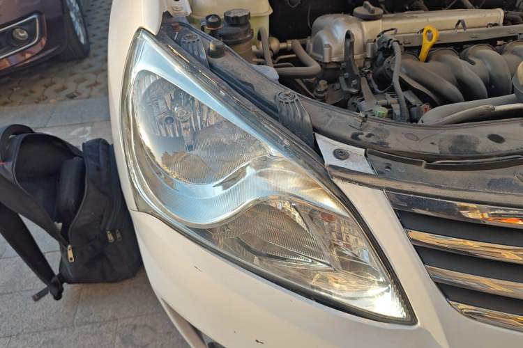 Used Hyundai Celesta 2011 1.6L Automatic Comfort Edition Right Front Headlight