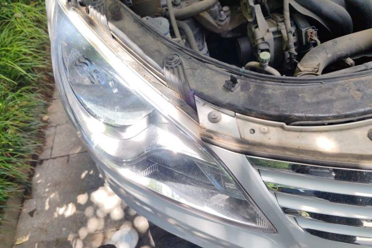 Used Hyundai Celesta 2011 1.6L Automatic Luxury Version Right Front Headlight