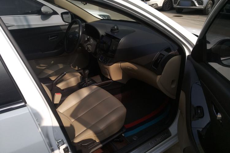 Used Hyundai Celesta 2011 1.6L Automatic Luxury Version Right Front Seat