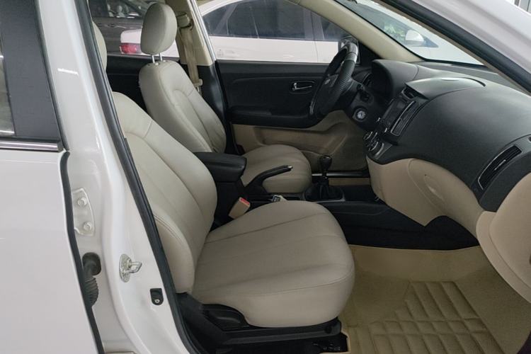 Used Hyundai Celesta 2011 1.6L Manual Luxury Model Right Front Seat