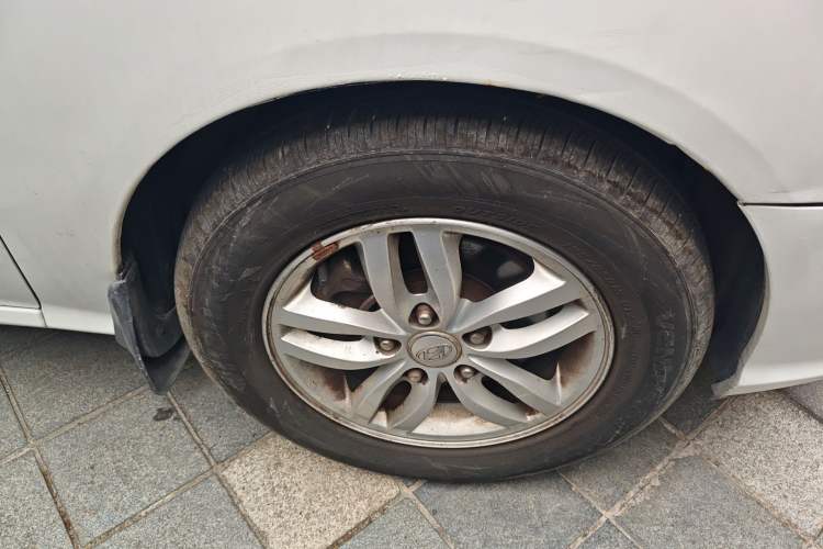 Used Hyundai Celesta 2011 1.6L Manual Luxury Model Right Front Wheel Hub
