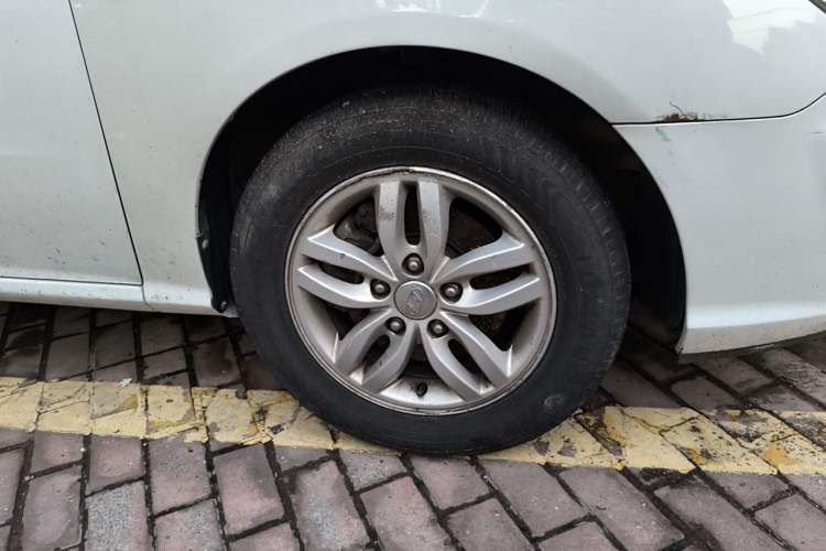Used Hyundai Celesta 2011 1.6L Manual Comfort Edition Right Front Wheel Hub
