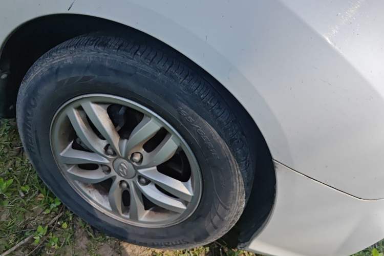 Used Hyundai Celesta 2011 1.6L Manual Comfort Edition Right Front Wheel Hub