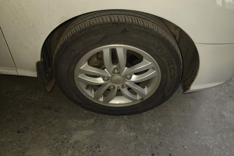 Used Hyundai Celesta 2011 1.6L Automatic Luxury Version Right Front Wheel Hub