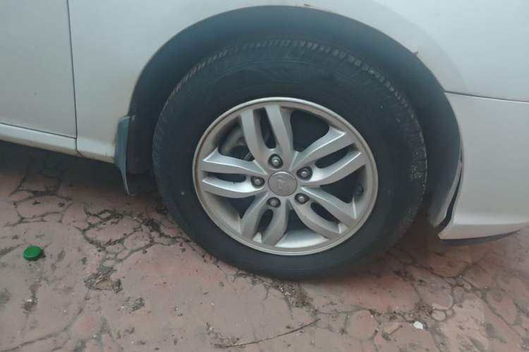Used Hyundai Celesta 2011 1.6L Manual Comfort Edition Right Front Wheel Hub