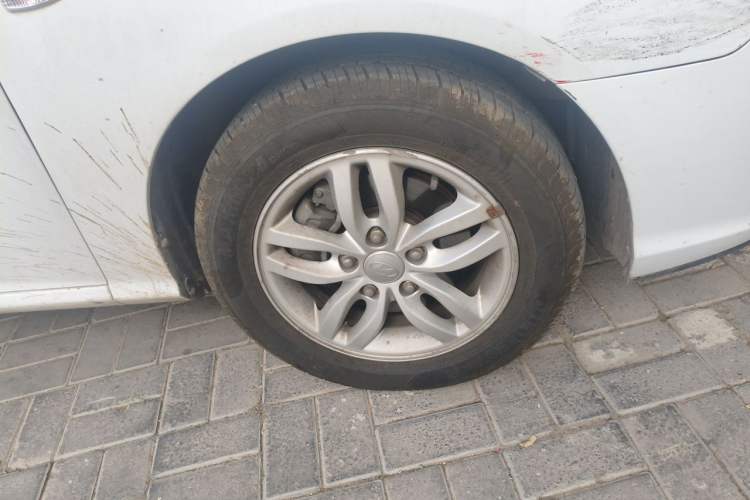 Used Hyundai Celesta 2011 1.6L Manual Comfort Edition Right Front Wheel Hub