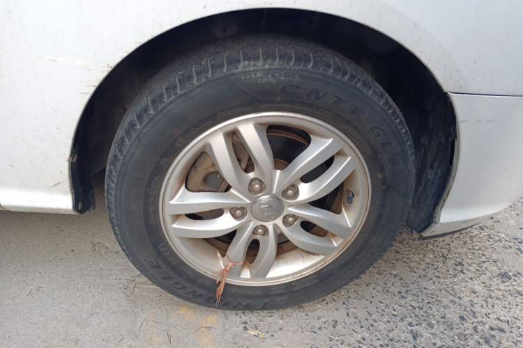 Used Hyundai Celesta 2011 1.6L Manual Comfort Edition Right Front Wheel Hub
