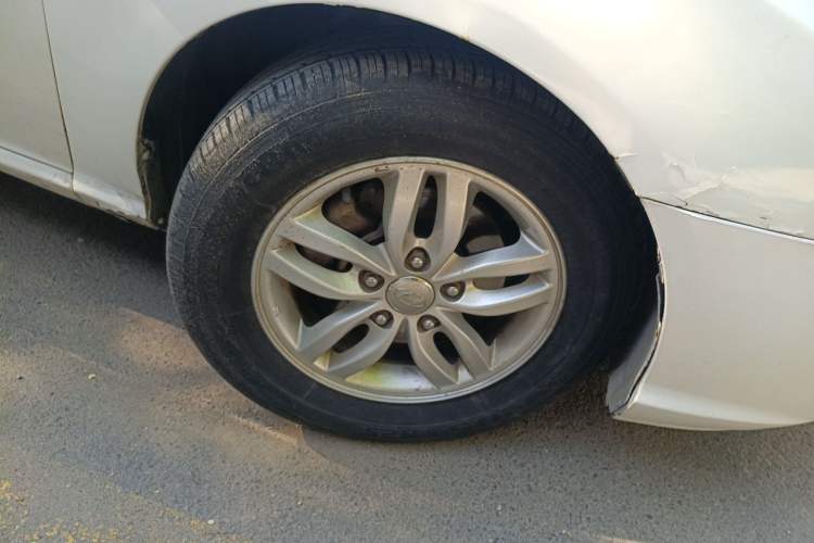 Used Hyundai Celesta 2011 1.6L Automatic Luxury Version Right Front Wheel Hub