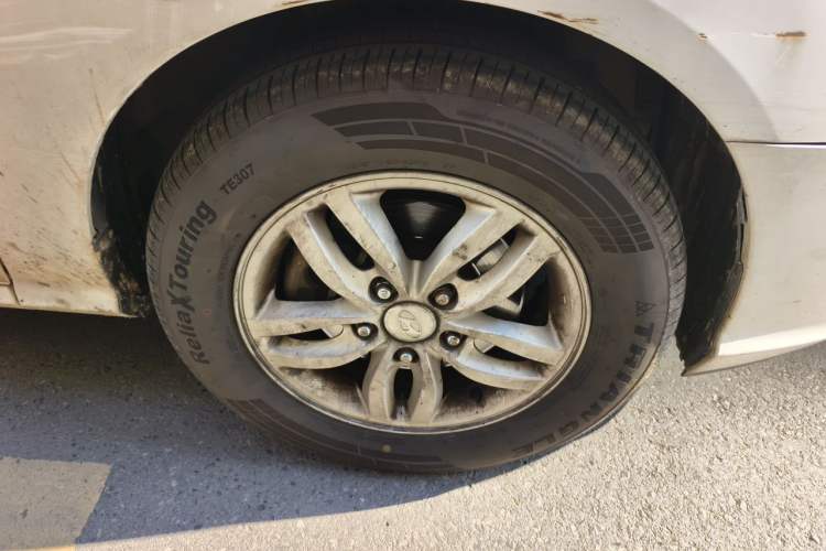 Used Hyundai Celesta 2011 1.6L Manual Luxury Model Right Front Wheel Hub