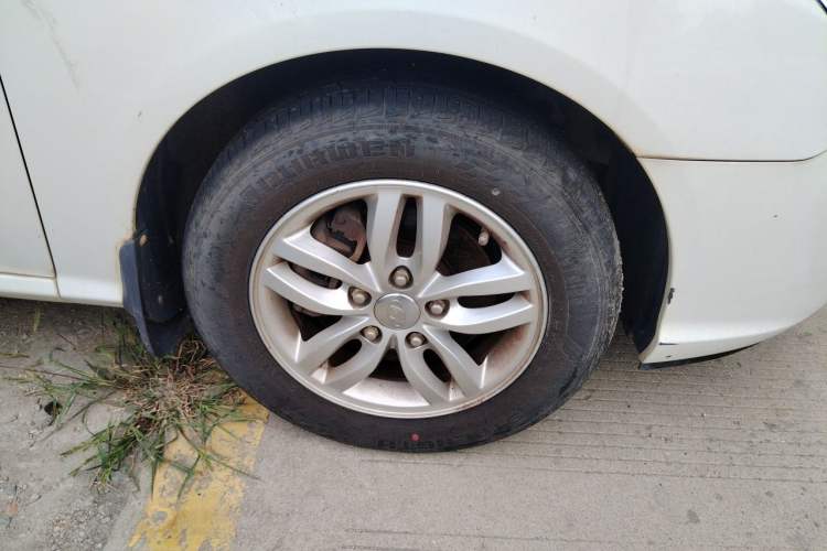Used Hyundai Celesta 2011 1.6L Manual Comfort Edition Right Front Wheel Hub