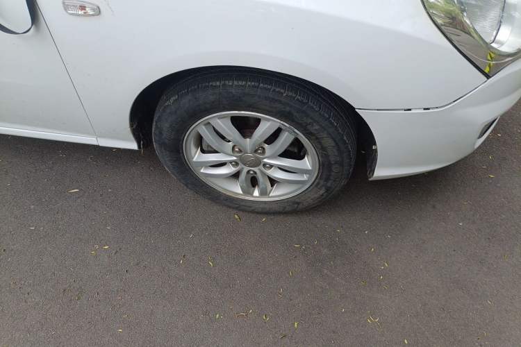 Used Hyundai Celesta 2011 1.6L Manual Comfort Edition Right Front Wheel Hub