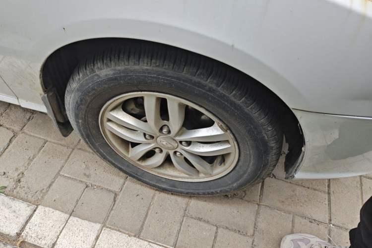 Used Hyundai Celesta 2011 1.6L Manual Luxury Model Right Front Wheel Hub