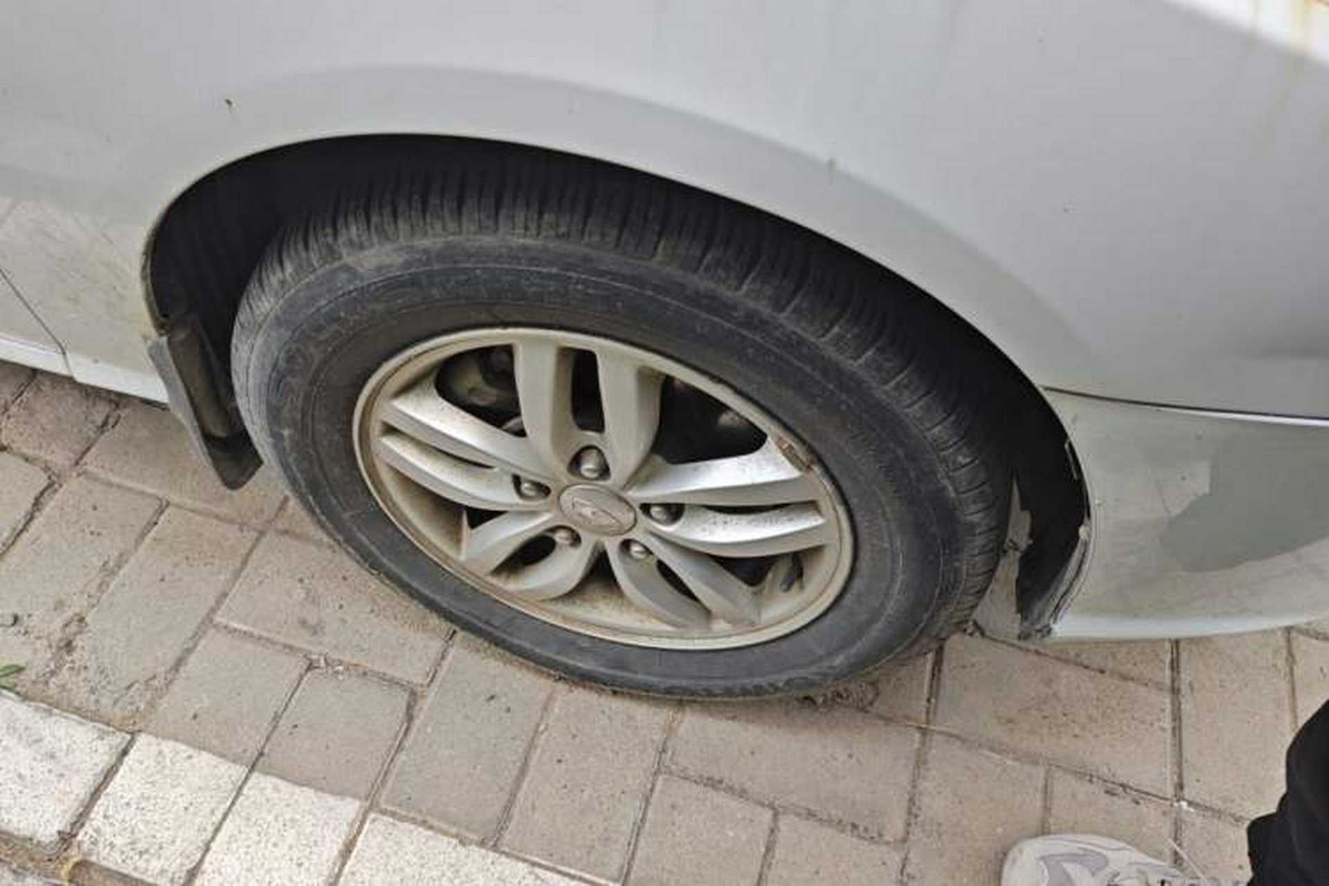 Used Hyundai Celesta 2011 1.6L Manual Luxury Model Right Front Wheel Hub