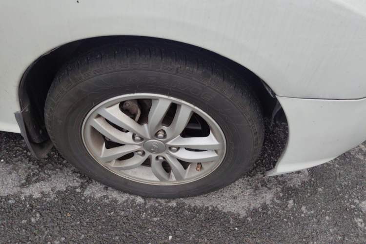 Used Hyundai Celesta 2011 1.6L Manual Luxury Model Right Front Wheel Hub