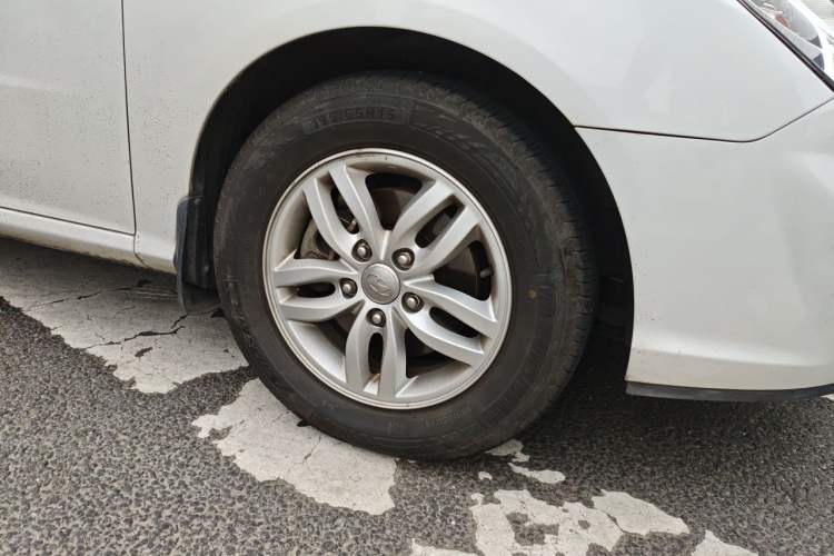 Used Hyundai Celesta 2011 1.6L Automatic Luxury Version Right Front Wheel Hub