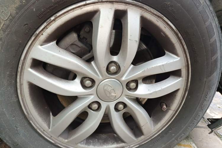 Used Hyundai Celesta 2011 1.6L Manual Comfort Edition Right Front Wheel Hub