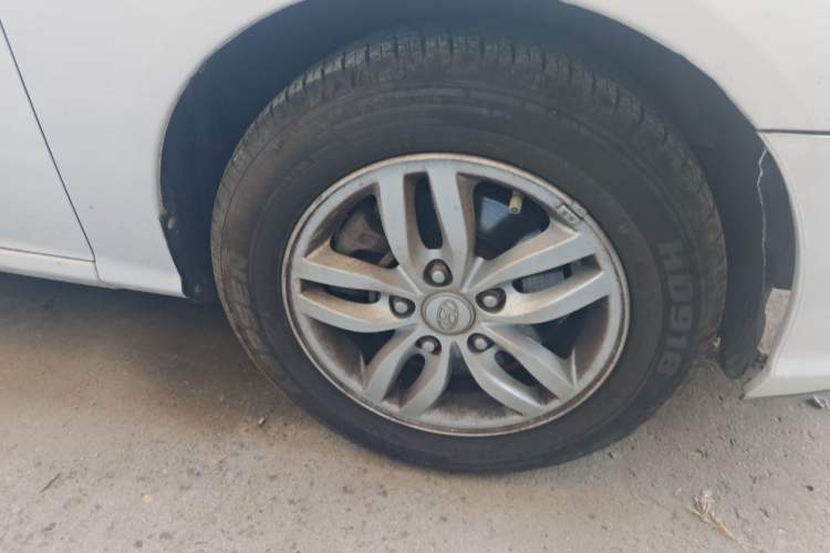 Used Hyundai Celesta 2011 1.6L Manual Comfort Edition Right Front Wheel Hub