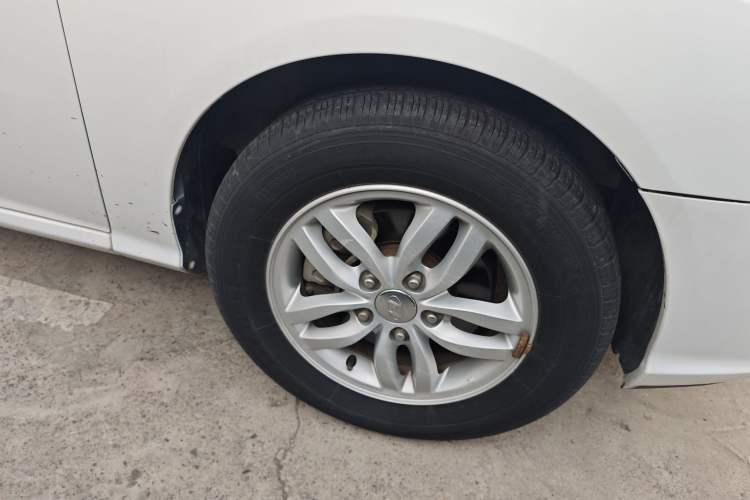 Used Hyundai Celesta 2011 1.6L Manual Luxury Model Right Front Wheel Hub
