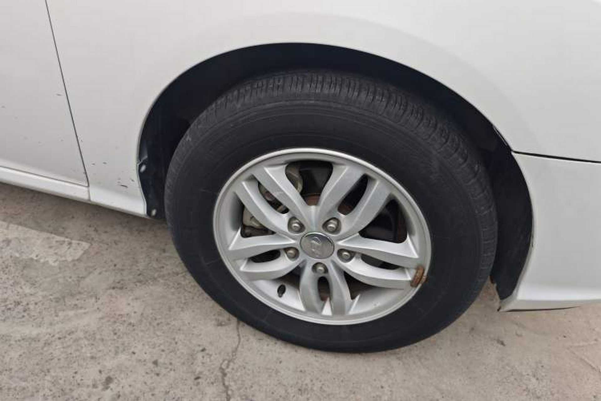 Used Hyundai Celesta 2011 1.6L Manual Luxury Model Right Front Wheel Hub
