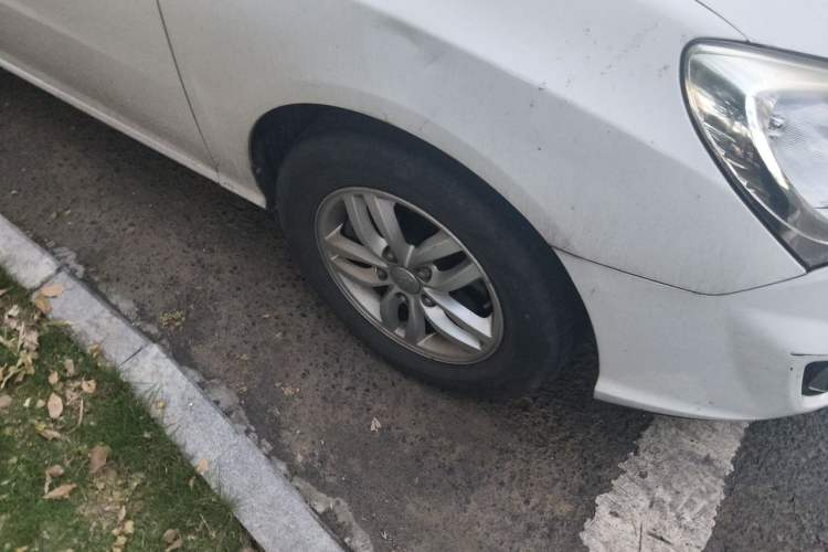 Used Hyundai Celesta 2011 1.6L Manual Luxury Model Right Front Wheel Hub