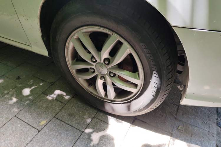 Used Hyundai Celesta 2011 1.6L Automatic Luxury Version Right Front Wheel Hub