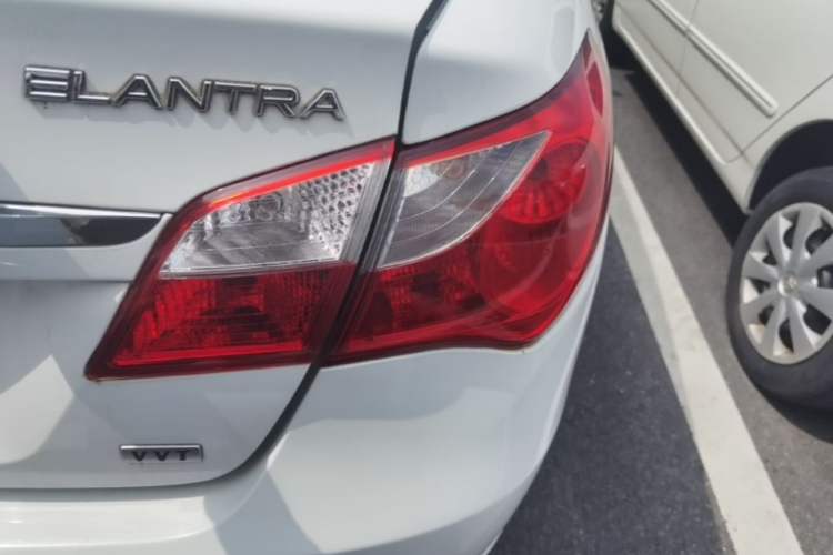 Used Hyundai Celesta 2011 1.6L Automatic Comfort Edition Right Rear Taillight